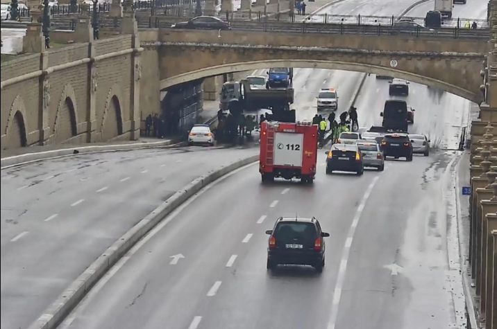 "Bağırov" tunelində nəqliyyatın hərəkətinə qoyulan məhdudiyyət aradan qaldırılıb