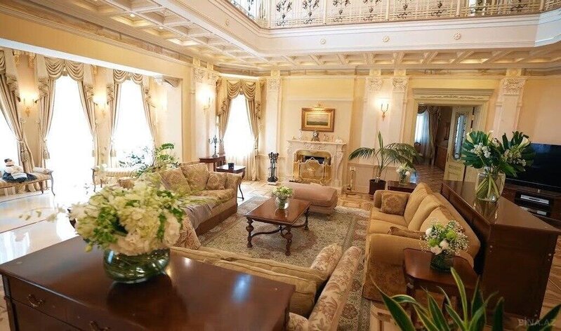 Bakıda fantastik qiymətə malikanə satılır - FOTO