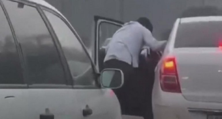 Bakıda yol üstündə dava - Ürəyindən vuruldu