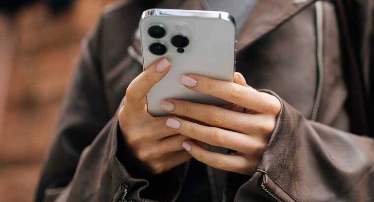 Bakıda telefon oğruları peyda oldu: "Olar telefonunuzla zəng edim?"