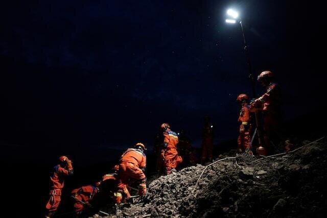 Çində torpaq sürüşməsi - Ölənlər və itkin düşənlər var