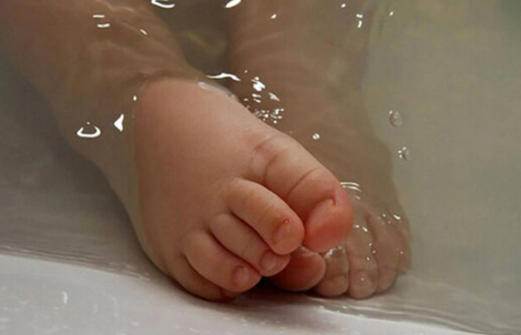 Bakıda iki yaşlı qız hamamda öldü