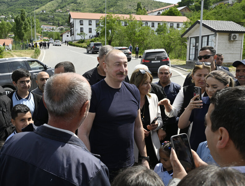 İlham Əliyev uşaqlarla bir arada - Fotolar