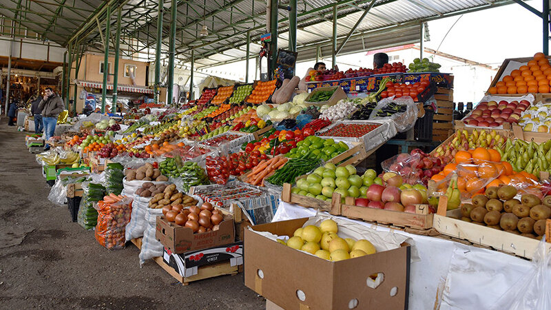 Bazarda qiymətlər tavanda: Alça 15, şaftalı 17, tut isə 10 manata... (VİDEO)