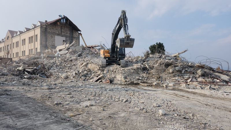 Xankəndi, Xocalı və Ağdərədə qanunsuz tikililər sökülür (RƏSMİ)