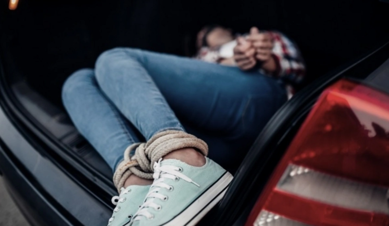 15 yaşlı qızı zorla qaçırdı: "Bacım Laləyə paltar verdi ki, məktəbli formasını dəyişsin"