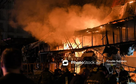 Dəhşətli yanğında anası ilə qardaşı xilas ola bilib... - Video