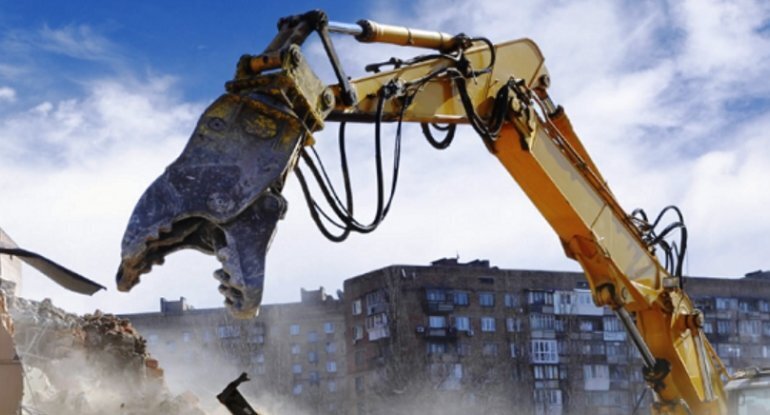 Bakıda daha bir məşhur restoran sökülür