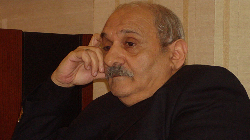 Mobil Babayev vəfat etdi