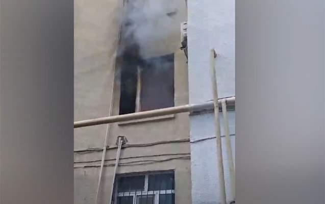 Bakıxanovda binada yanğın - Sakinlər təxliyə edildi