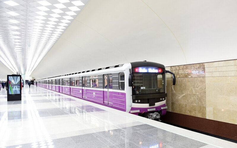 Bakı metropoliteni yay hərəkət qrafikinə keçdi