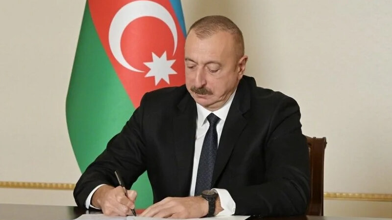 Prezident bu şəxsləri təltif etdi (SİYAHI)