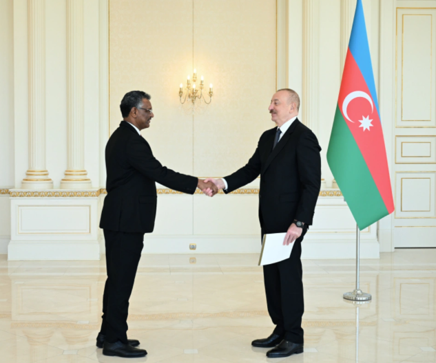 İlham Əliyev Sudanın ölkəmizə yeni təyin olunmuş səfirinin etimadnaməsini qəbul edib