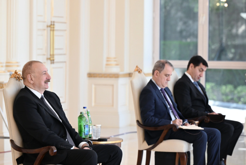 İlham Əliyev Sudanın ölkəmizə yeni təyin olunmuş səfirinin etimadnaməsini qəbul edib