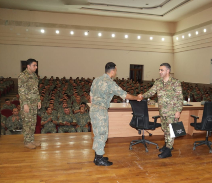 Hərbi prokuror bayram günləri sərhədlərdə