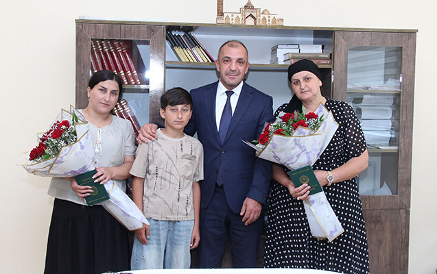 Şəhid anası və şəhid yoldaşı məzun oldu - Fotolar