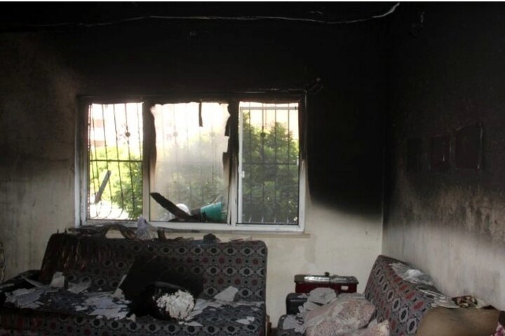 Narkoman gənc valideynləri yaşayan evi yandırdı