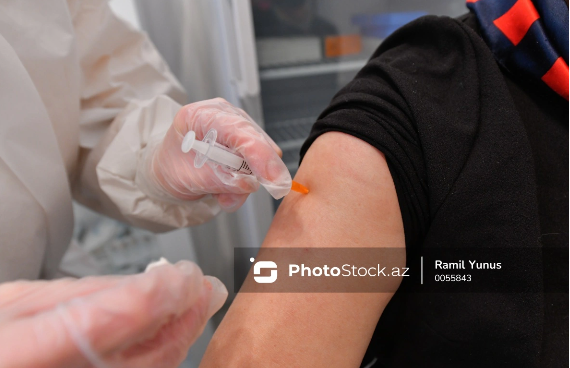 COVID-19-la mübarizədə iştirak edən tibb işçilərinin əməkhaqlarına müddətli əlavənin vaxtı uzadılıb