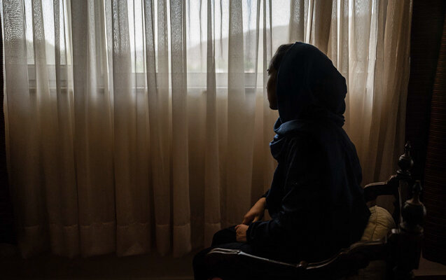 Atası ilə birgə meyiti tapılan Səbinə danışa və gəzə bilmirmiş...