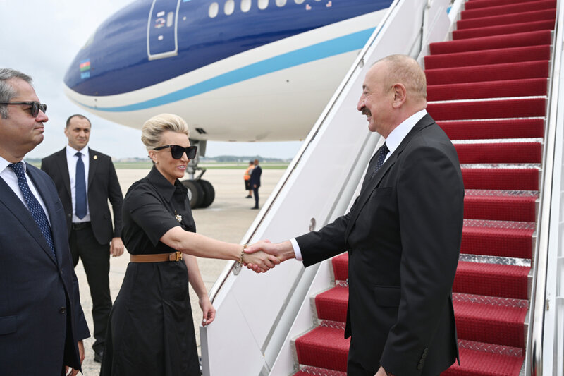 Prezident Vaşinqtondadır - Fotolar