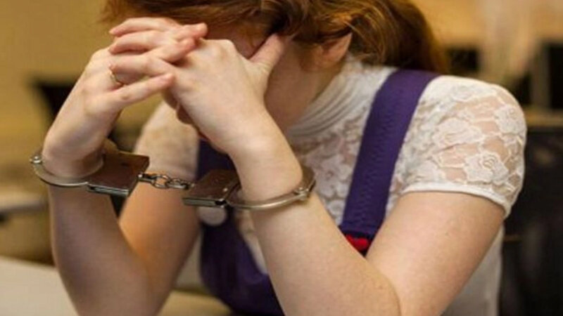 Rəfiqəsini evinə qonaq çağırıb onun mənzilinə oğurluğa getdi - Bakıda film kimi hadisə