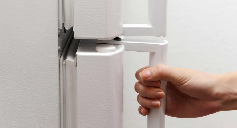 Saatlıda soyuducu qadını "vurub" öldürdü