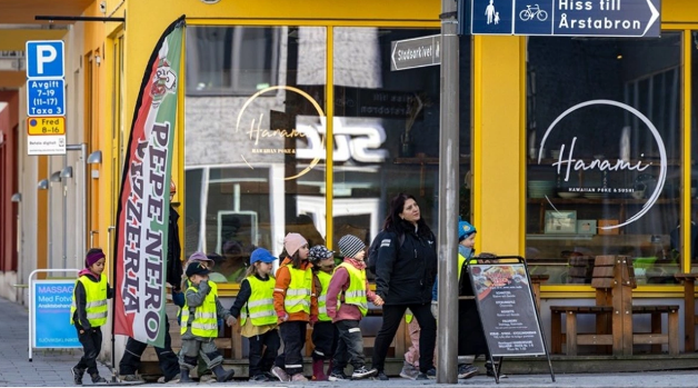 İsveçdə yüzlərlə bağçanı bağlamağa hazırlaşır