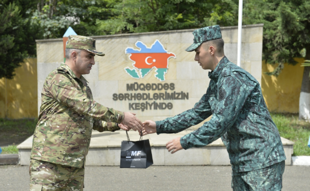 Hərbi prokuror DSX-nin çətin relyefdə qulluq edən hərbi qulluqçuları ilə görüşüb