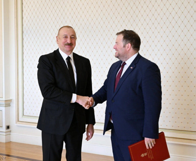 İlham Əliyev Böyük Britaniya və Şimali İrlandiya Birləşmiş Krallığının dövlət nazirini qəbul edib