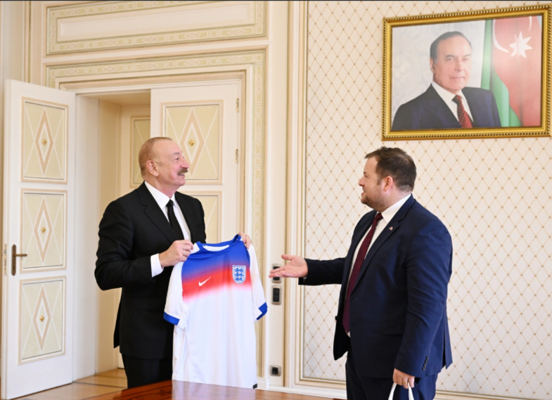 İlham Əliyev Böyük Britaniya və Şimali İrlandiya Birləşmiş Krallığının dövlət nazirini qəbul edib