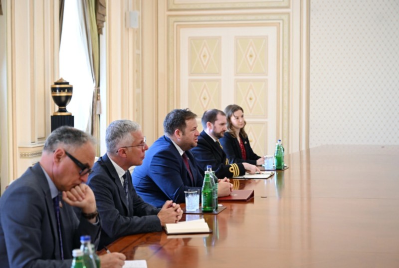 İlham Əliyev Böyük Britaniya və Şimali İrlandiya Birləşmiş Krallığının dövlət nazirini qəbul edib