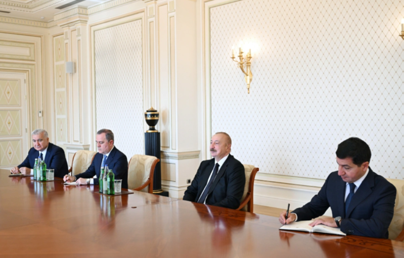 İlham Əliyev Böyük Britaniya və Şimali İrlandiya Birləşmiş Krallığının dövlət nazirini qəbul edib