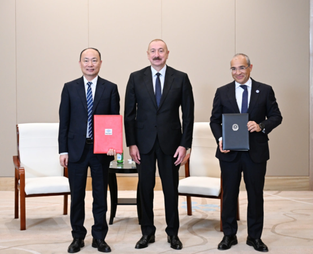 İlham Əliyev Tiencin şəhərində "China National Chemical Engineering" şirkətinin sədri ilə görüşüb