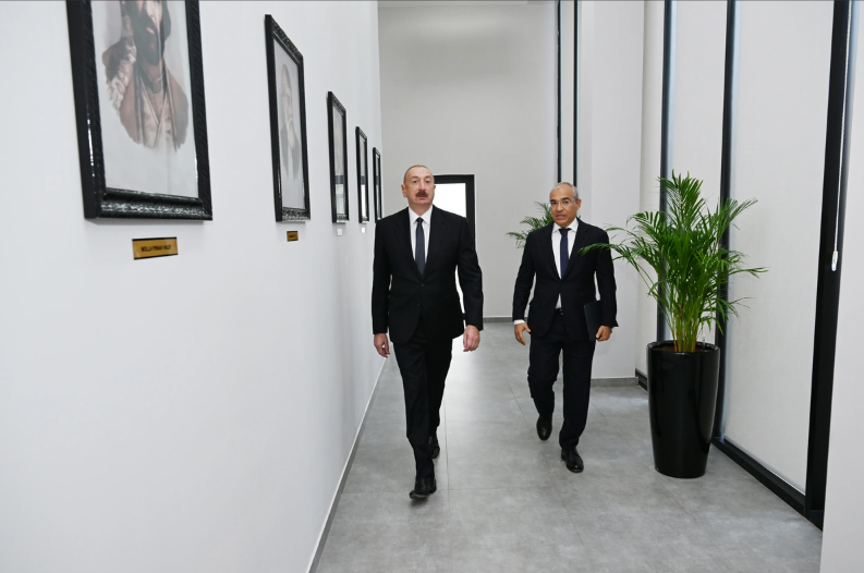 İlham Əliyev Səməd Vurğun adına Yaradıcılıq Evinin açılışında iştirak edib