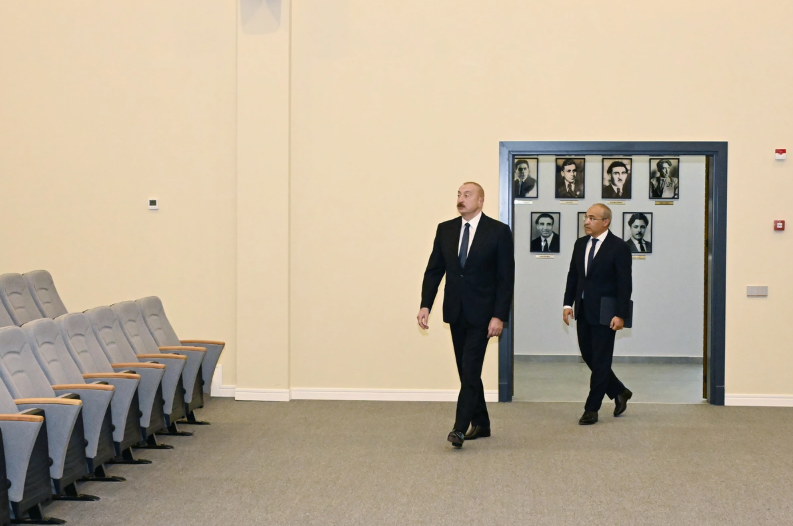 İlham Əliyev Səməd Vurğun adına Yaradıcılıq Evinin açılışında iştirak edib