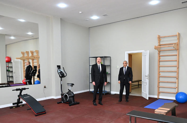 İlham Əliyev Səməd Vurğun adına Yaradıcılıq Evinin açılışında iştirak edib