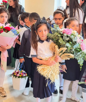 Bu azərbaycanlı məşhurların övladı birinci sinifə gedir