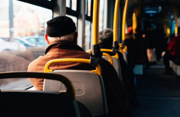 54 yaşlı kişi avtobusda öldü