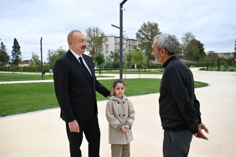 Prezident İlham Əliyev Gəncə Memorial Kompleksinin açılışında iştirak edib