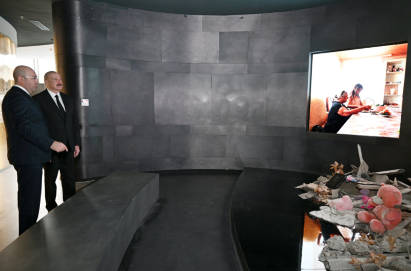 Prezident İlham Əliyev Gəncə Memorial Kompleksinin açılışında iştirak edib