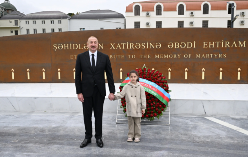 Prezident İlham Əliyev Gəncə Memorial Kompleksinin açılışında iştirak edib