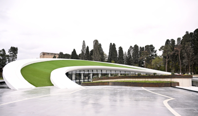 Prezident İlham Əliyev Gəncə Memorial Kompleksinin açılışında iştirak edib
