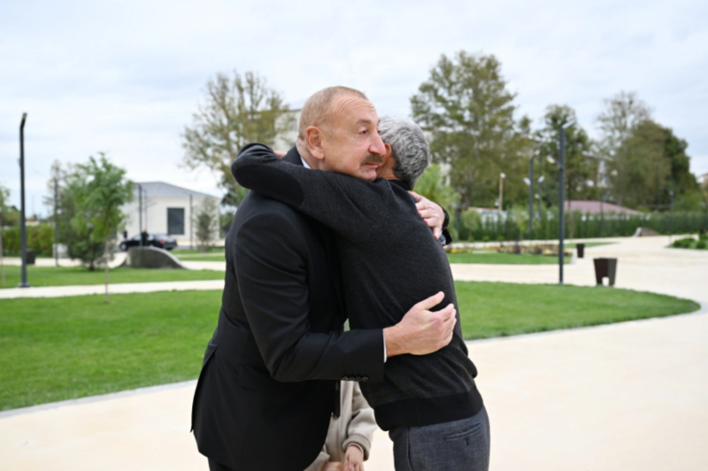 Prezident İlham Əliyev Gəncə Memorial Kompleksinin açılışında iştirak edib