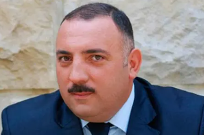 Cabir İmanovun evinin qarşısında Bəhram Bağırzadənin halı PİSLƏŞDİ – VİDEO