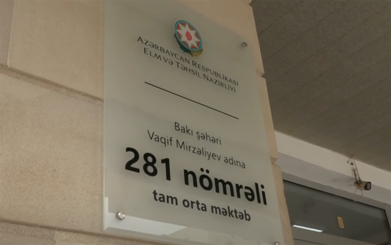 Məktəblini soyundurub videoya çəkiblər?