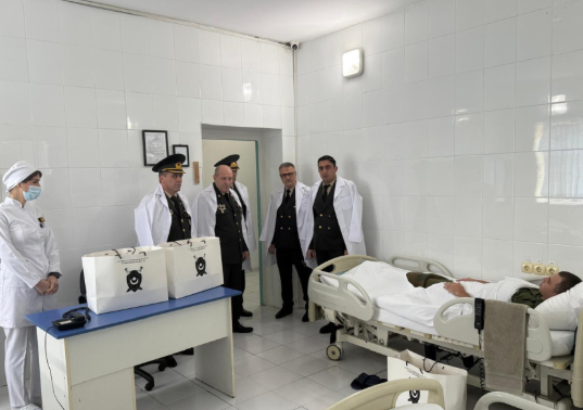 Hərbi Prokurorluğun rəhbər vəzifəli şəxsləri hospitalları ziyarət ediblər