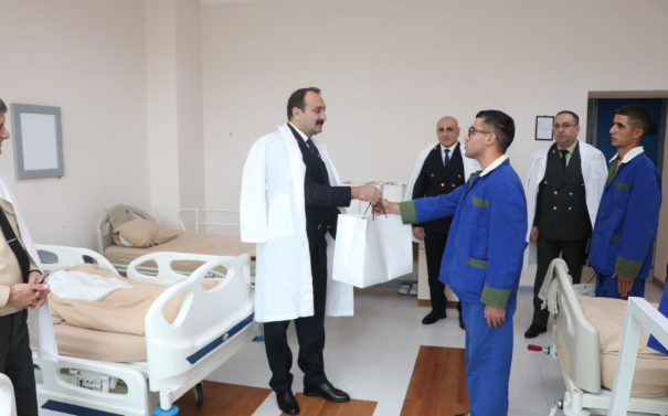 Hərbi Prokurorluğun rəhbər vəzifəli şəxsləri hospitalları ziyarət ediblər