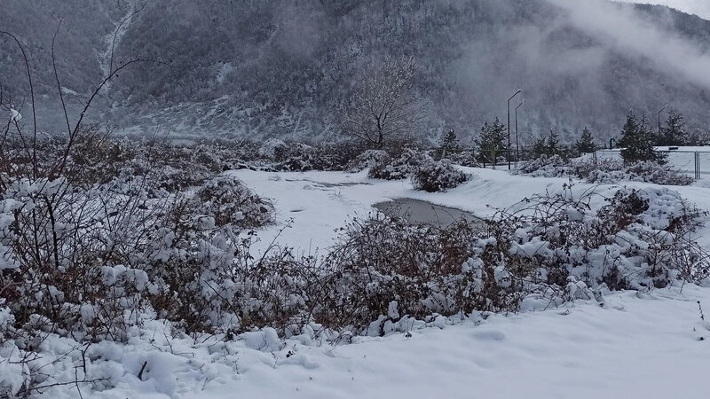 Kəlbəcər və Şahdağa qar yağdı