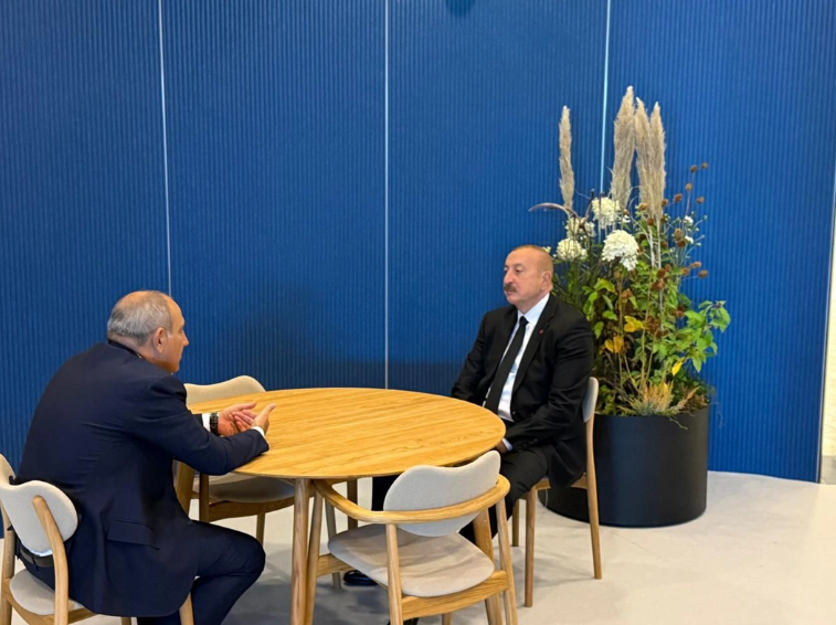 İlham Əliyevlə Nikol Paşinyan Kopenhagendə görüşdülər
