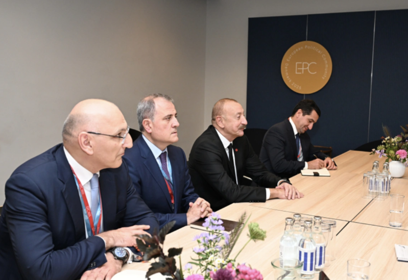 Azərbaycan Prezidentinin Kopenhagendə Ukrayna Prezidenti ilə görüşü olub